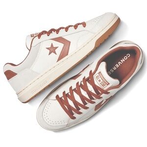 Converse Pro Blaze Classic Leather & Suede sneakers egret in a nutshell  8.5 NWT